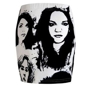 Graphic mini skirt